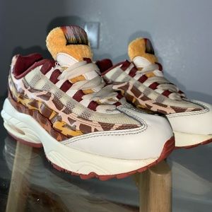 Little boys Nike air max safari rare